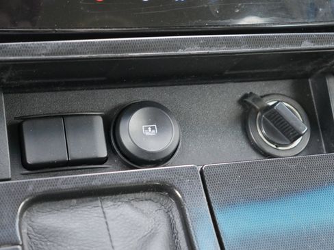 Used 2017 Ford Taurus Limited image 16