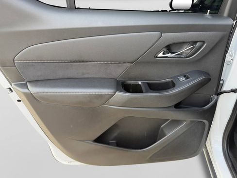 Used 2023 Chevrolet Traverse High Country AWD/4WD image 26