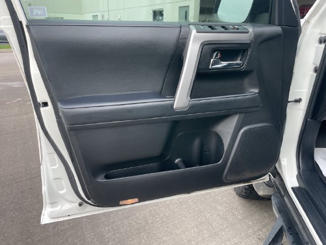 Used 2021 Toyota 4Runner SR5 AWD/4WD image 11