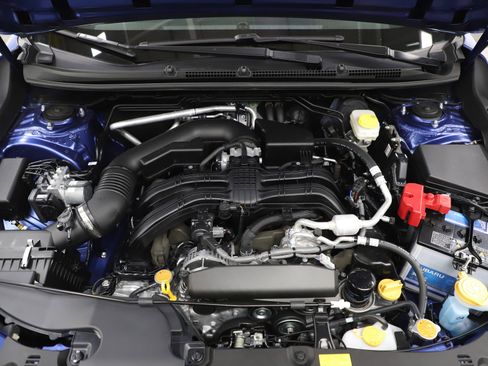 Used 2025 Subaru Crosstrek 2.0i Premium image 29