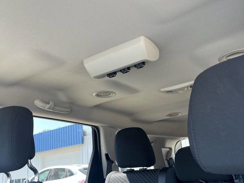Used 2018 Dodge Journey SE w/ Safe & Sound Group image 18