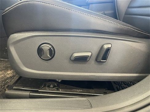 Used 2023 Volkswagen Jetta SE image 19