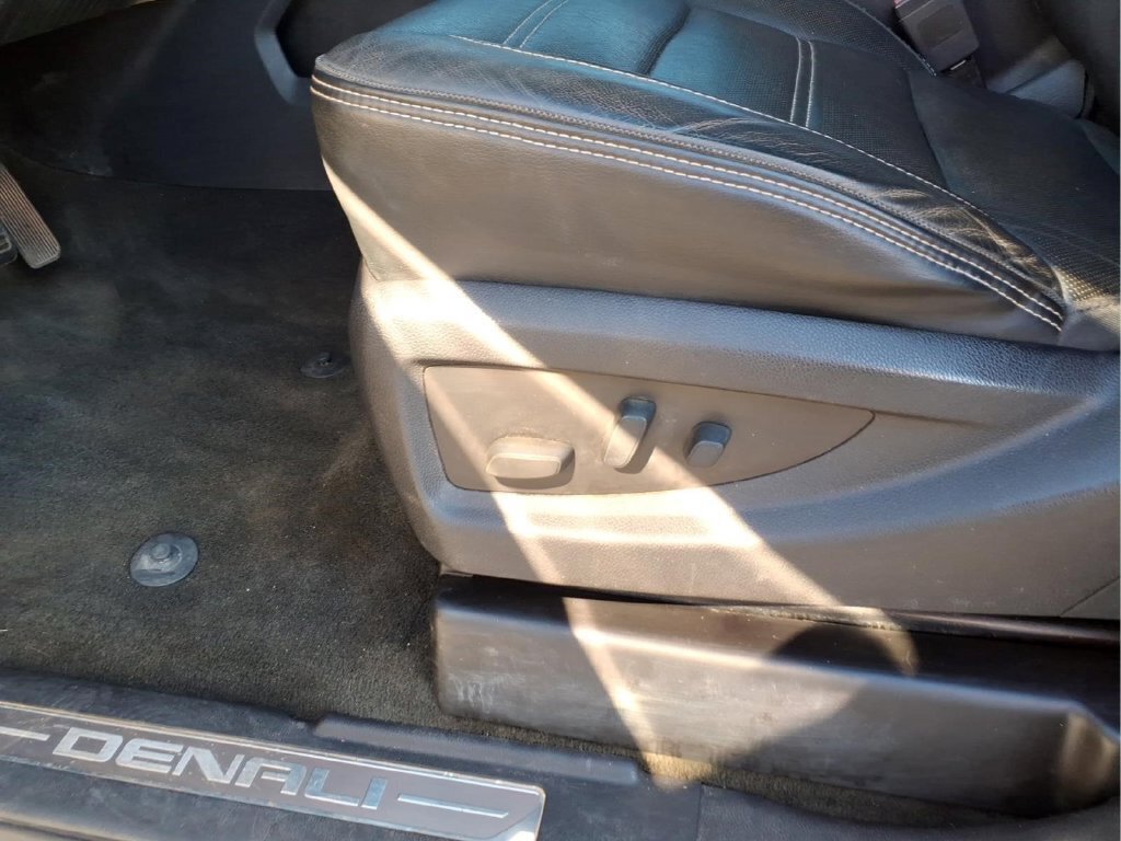 Used 2016 GMC Sierra 3500 Denali w/ Duramax Plus Package AWD/4WD image 16