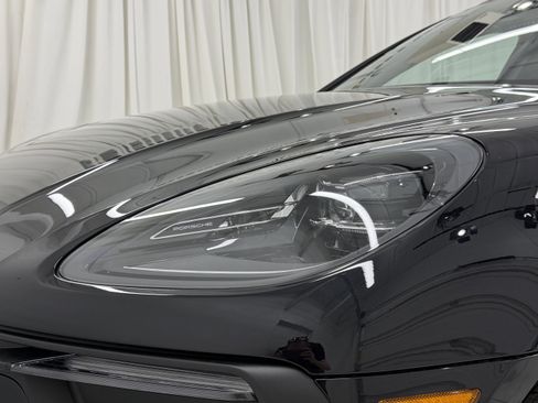 New 2026 Porsche Macan image 17