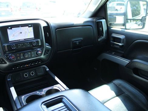 Used 2019 Chevrolet Silverado 2500 LTZ w/ Duramax Plus Package AWD/4WD image 15