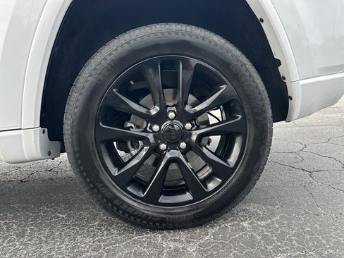 Used 2018 Jeep Grand Cherokee Altitude image 20