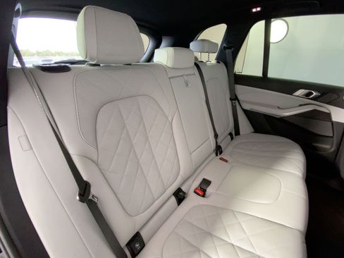 Certified 2024 BMW X5 sDrive40i w/ M Sport Package image 31