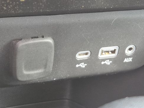 Used 2021 Chevrolet TrailBlazer LT w/ Sun and Liftgate Package FWD image 30