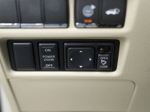 Used 2012 INFINITI QX56 4WD w/ Deluxe Touring Pkg image 55