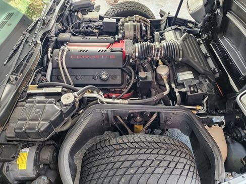 Used 1996 Chevrolet Corvette Coupe RWD image 18