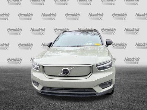 Certified 2022 Volvo XC40 P8 Recharge Plus image 3