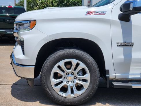 Used 2025 Chevrolet Silverado 1500 LTZ AWD/4WD image 9