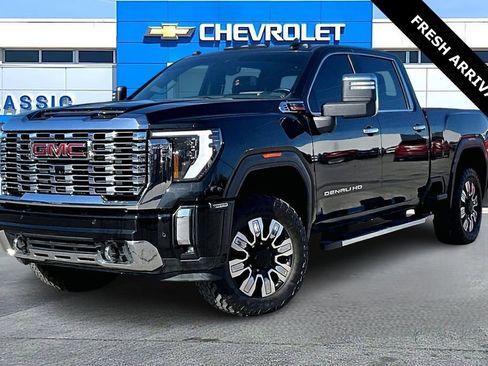 Used 2024 GMC Sierra 2500 Denali w/ Denali Reserve Package image 3
