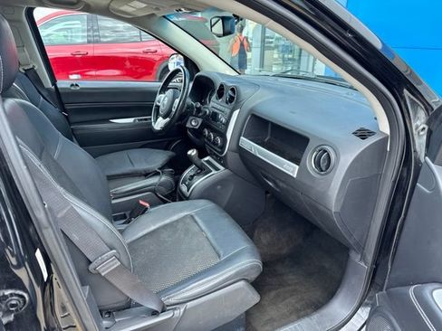 Used 2016 Jeep Compass Latitude w/ Sun/Sound Group AWD/4WD image 7
