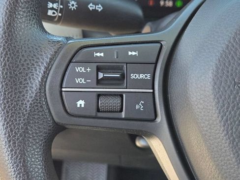 Used 2023 Honda HR-V LX image 18