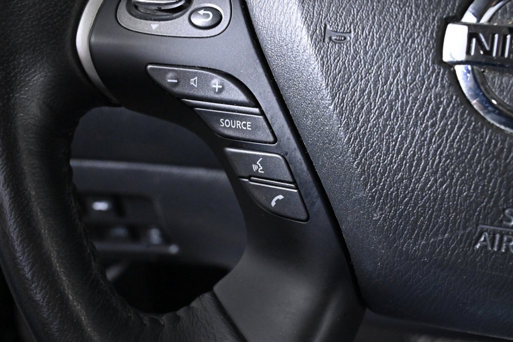 Used 2020 Nissan Pathfinder Platinum AWD/4WD image 16