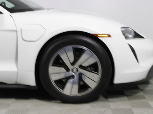 Used 2023 Porsche Taycan RWD image 4