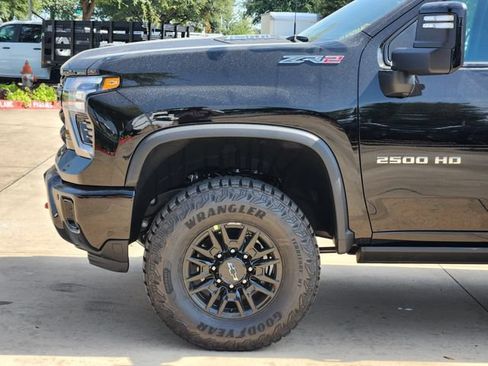New 2026 Chevrolet Silverado 2500 ZR2 AWD/4WD image 16