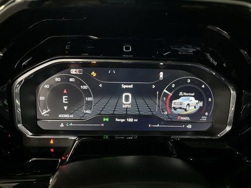 Used 2025 GMC Sierra 1500 SLT image 12