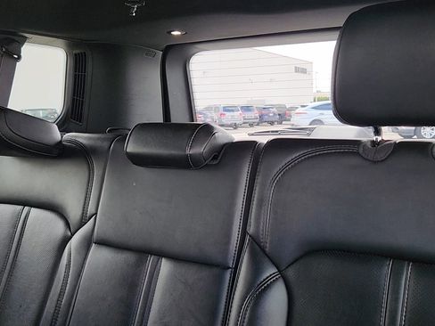 Used 2023 Jeep Wagoneer L Series II AWD/4WD image 18