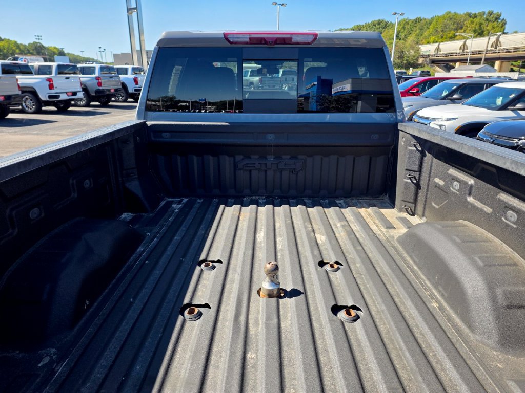 Used 2024 GMC Sierra 2500 AT4 w/ AT4 Preferred Package AWD/4WD image 10