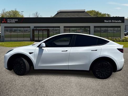 Used 2023 Tesla Model Y Long Range AWD/4WD image 2