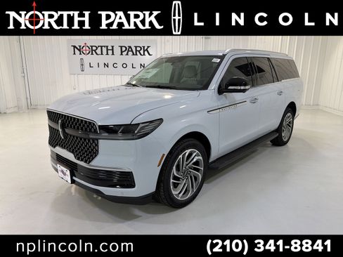 New 2026 Lincoln Navigator L Premier AWD/4WD image 1