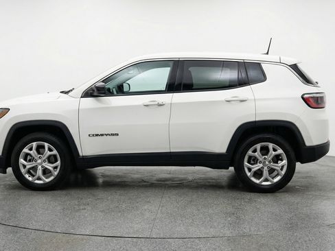 Used 2025 Jeep Compass Latitude image 5