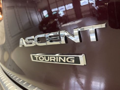 Used 2024 Subaru Ascent Touring image 37