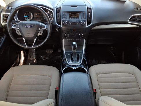 Used 2018 Ford Edge SEL image 21
