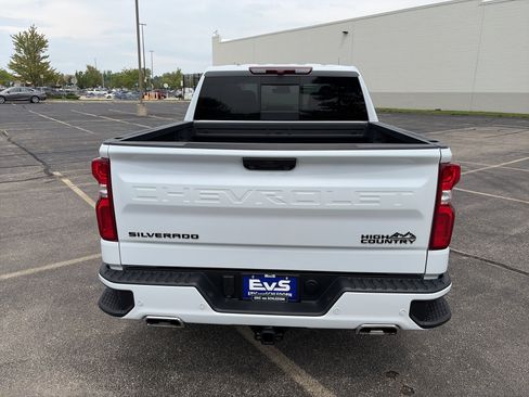 Used 2026 Chevrolet Silverado 1500 High Country w/ High Country Premium Package AWD/4WD image 5