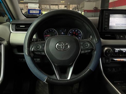 Used 2019 Toyota RAV4 XLE Premium FWD image 34