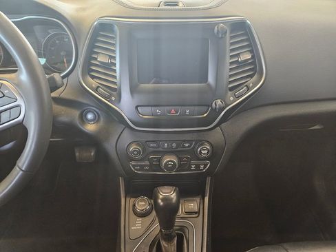 Used 2021 Jeep Cherokee Latitude Lux image 18