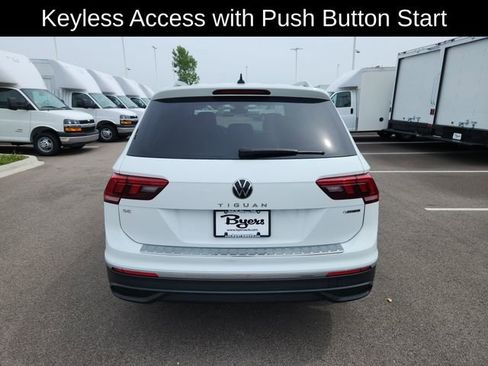 Used 2022 Volkswagen Tiguan SE w/ Panoramic Sunroof Package AWD/4WD image 8