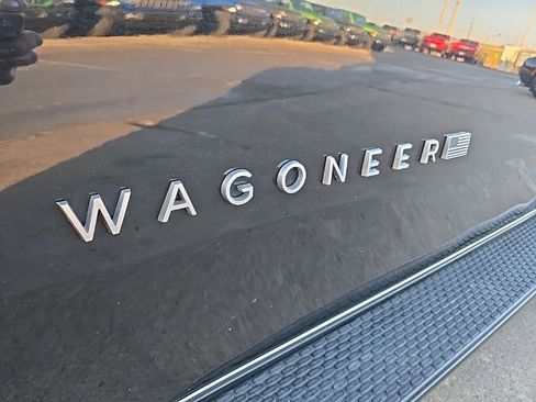 Used 2024 Jeep Wagoneer Series II AWD/4WD image 17