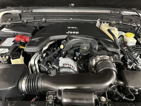 Used 2019 Jeep Wrangler Unlimited Rubicon AWD/4WD image 26