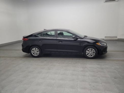 Used 2017 Hyundai Elantra SE image 11