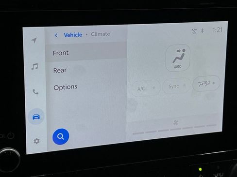 Used 2023 Toyota Highlander L image 29