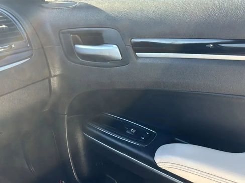 Used 2017 Chrysler 300 S RWD image 18