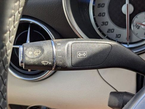 Used 2013 Mercedes-Benz SLK 250 image 6