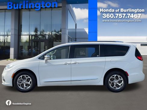 Used 2021 Chrysler Pacifica Limited w/ Premium & Safety Sphere Group AWD/4WD image 3
