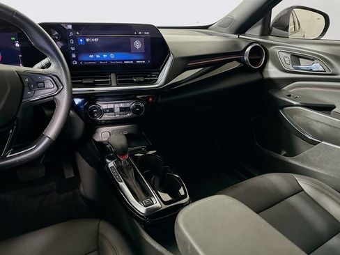 Used 2024 Chevrolet Trax RS w/ Driver Confidence Package image 24