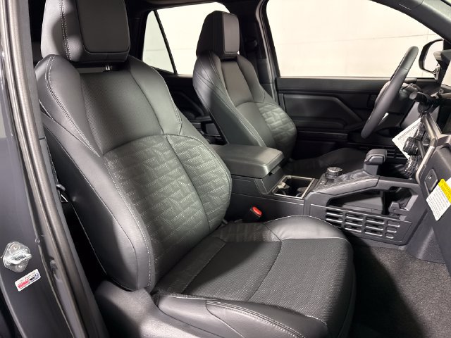 Certified 2026 Toyota 4Runner TRD Off-Road Premium AWD/4WD image 14