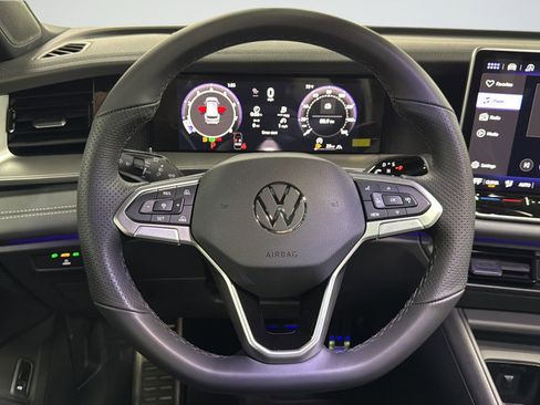 New 2026 Volkswagen Tiguan SE R-Line AWD/4WD image 33