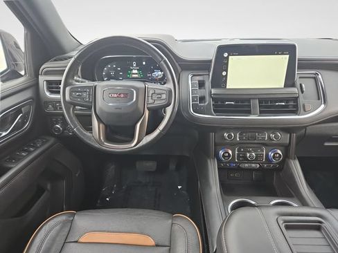Used 2022 GMC Yukon XL AT4 w/ Technology Package AWD/4WD image 10