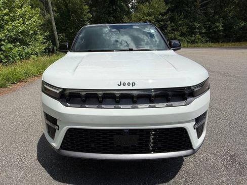 New 2026 Jeep Grand Wagoneer Summit AWD/4WD image 4