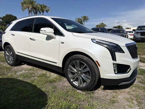 Used 2024 Cadillac XT5 Premium Luxury w/ Technology Package FWD image 1
