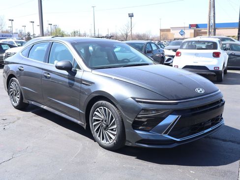 New 2026 Hyundai Sonata SEL FWD image 1