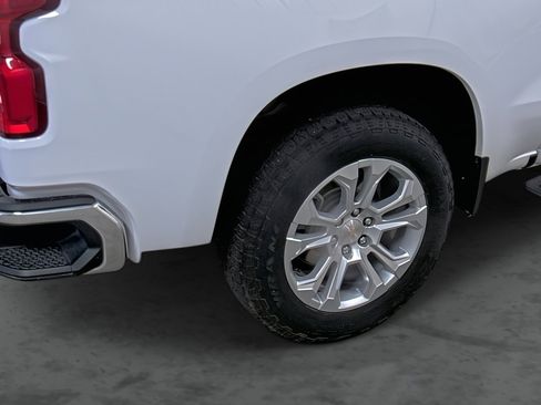Used 2024 Chevrolet Silverado 1500 LTZ w/ Z71 Off-Road Package AWD/4WD image 12