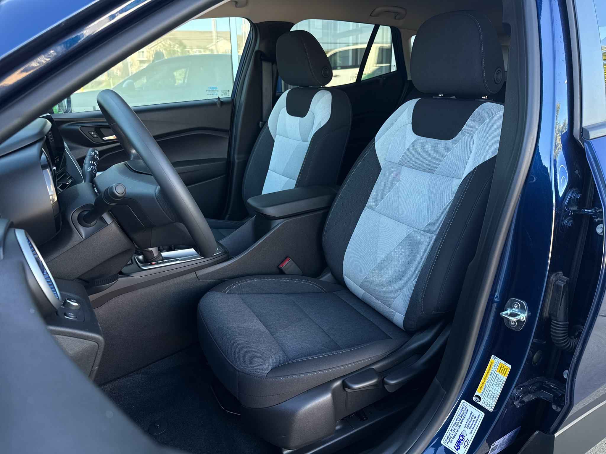 Used 2024 Chevrolet Trax LS w/ LS Convenience Package FWD image 9